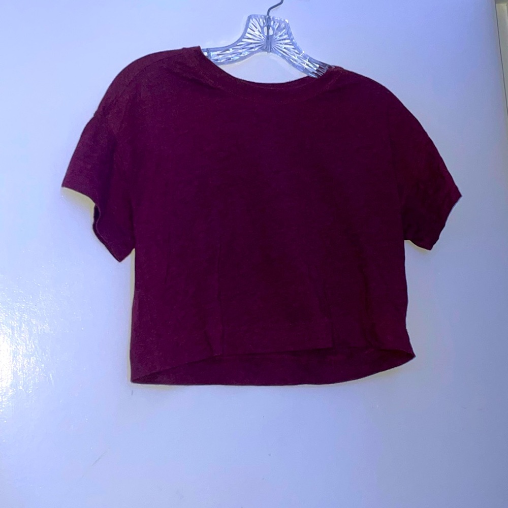 Old Navy Cropped Burgundy T-Shirt